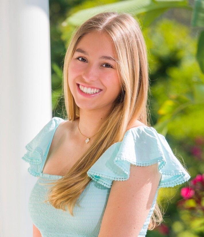 Isabella Hall Headshot